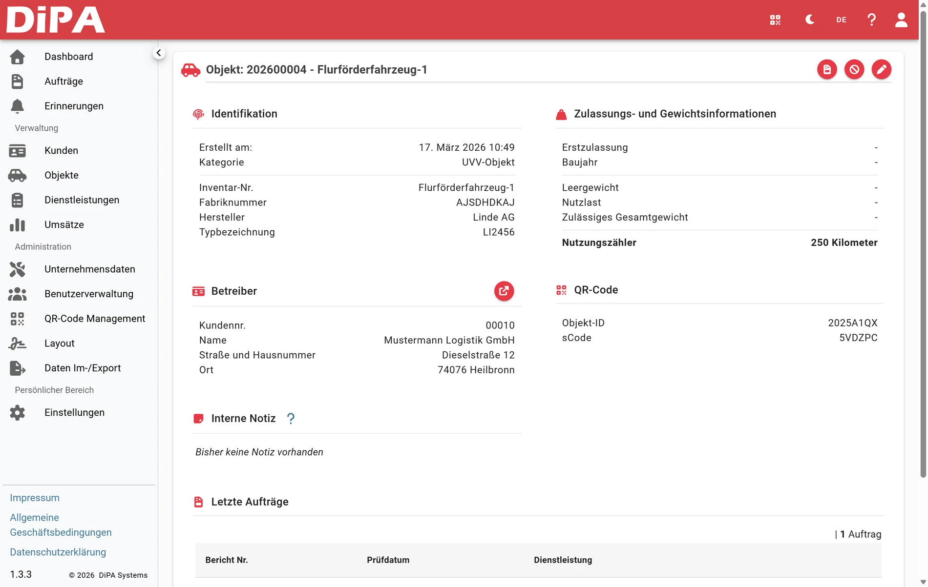 DiPA Webansicht: Prüfobjekt-Detail eines Flurförderfahrzeugs mit Stammdaten, Betreiber, QR-Code und Prüfhistorie